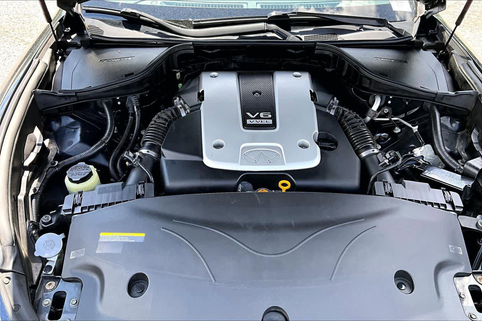 Used 2016 INFINITI Q70 L 3.7 AWD/4WD image 32