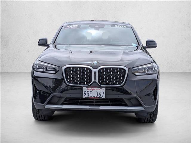 Used 2025 BMW X4 xDrive30i AWD/4WD image 2