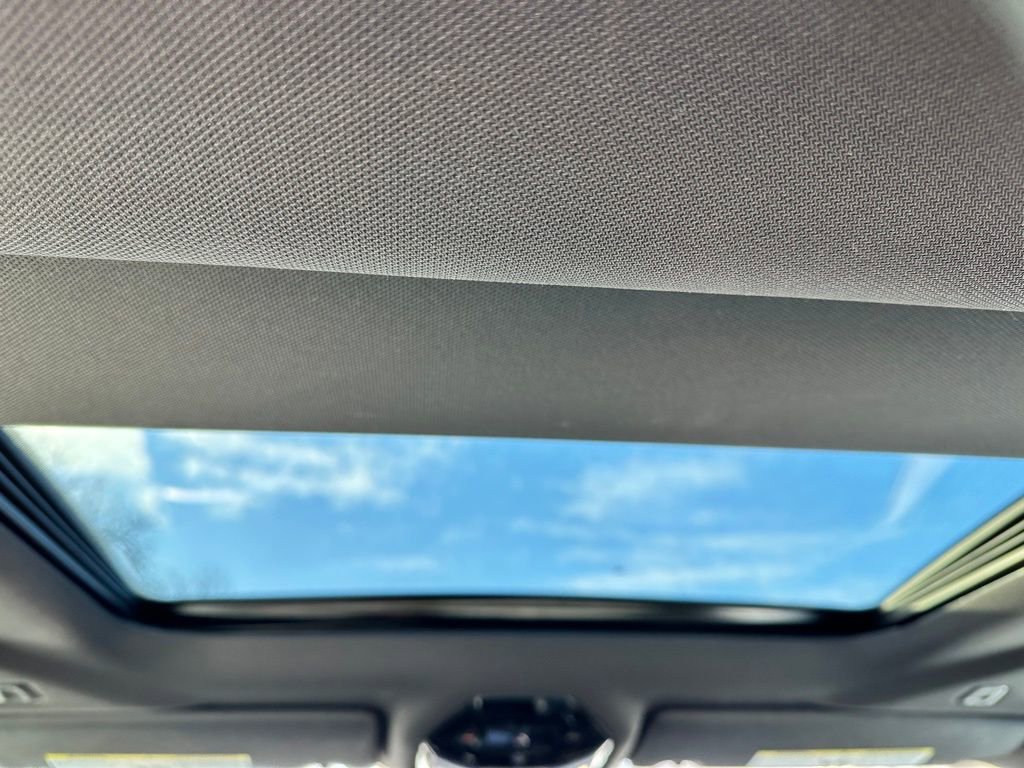 Used 2025 BMW 530i xDrive 530i xDrive w/ Premium Package image 12