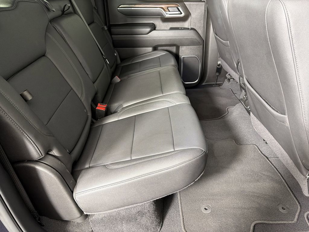 Used 2025 GMC Sierra 1500 SLT image 13