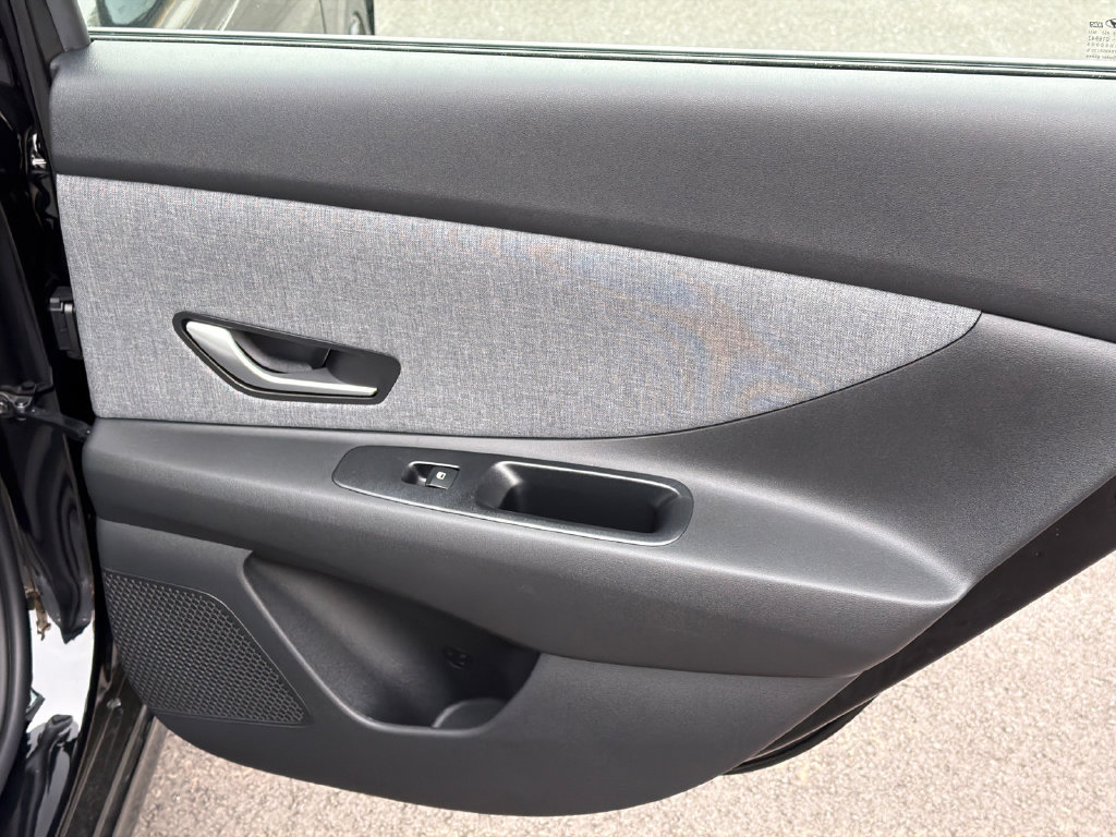 New 2026 Hyundai Elantra SEL Sport FWD image 17