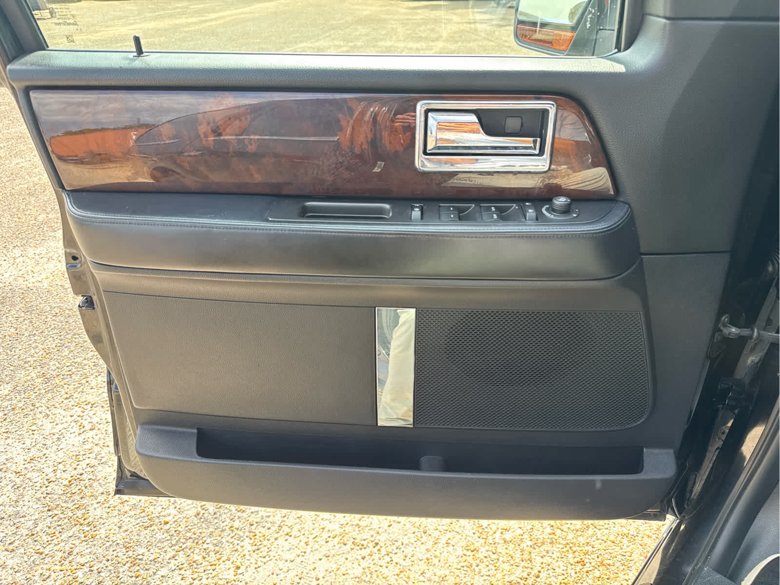 Used 2015 Lincoln Navigator 2WD image 20