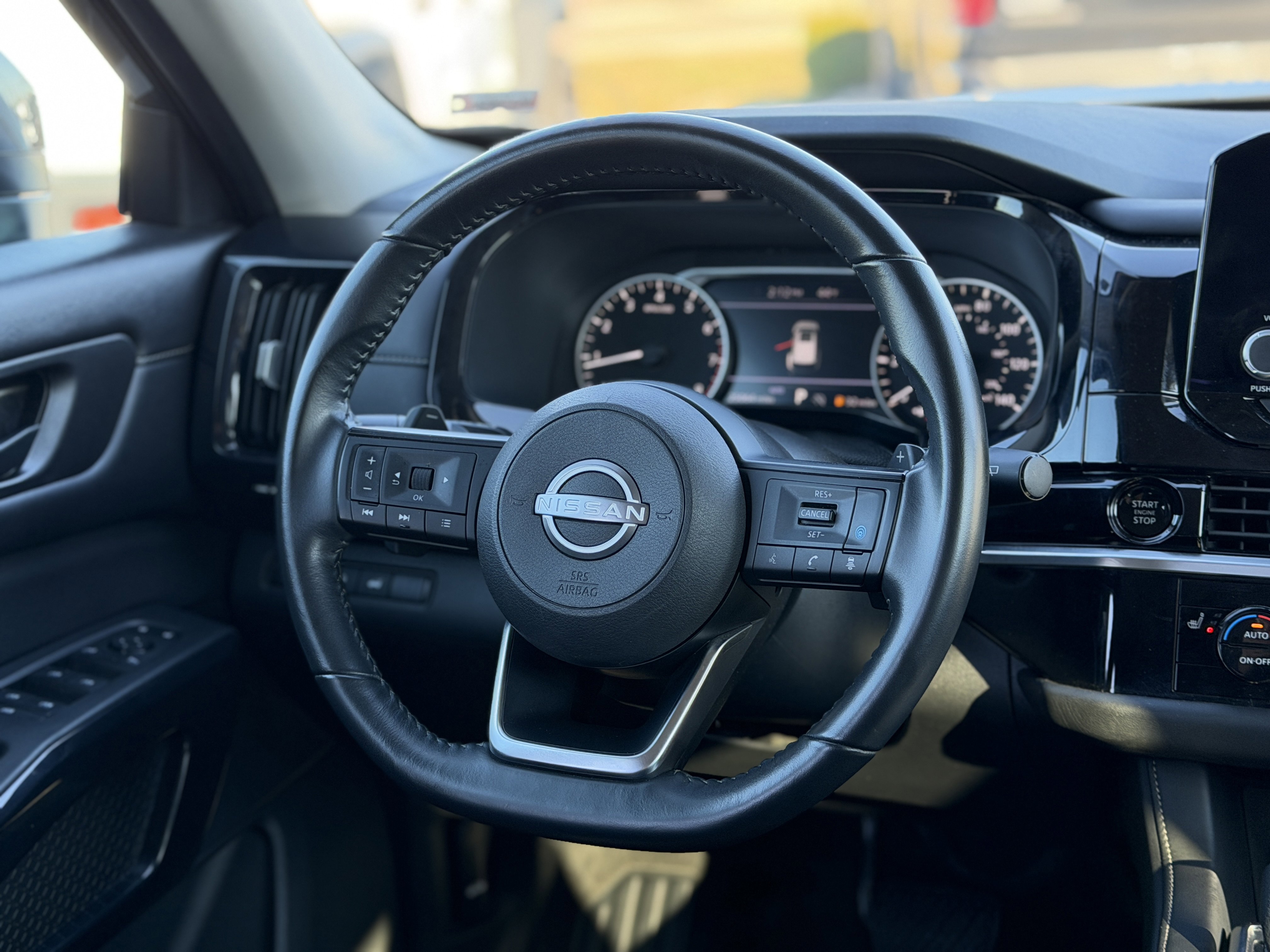 Used 2025 Nissan Pathfinder SV image 13