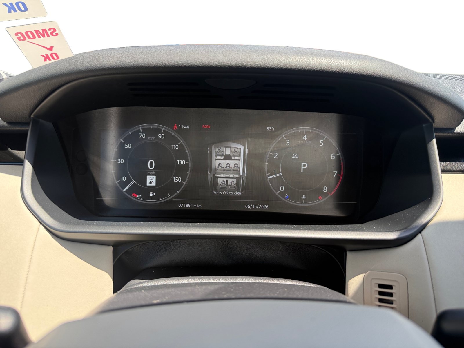 Used 2018 Land Rover Discovery SE AWD/4WD image 11