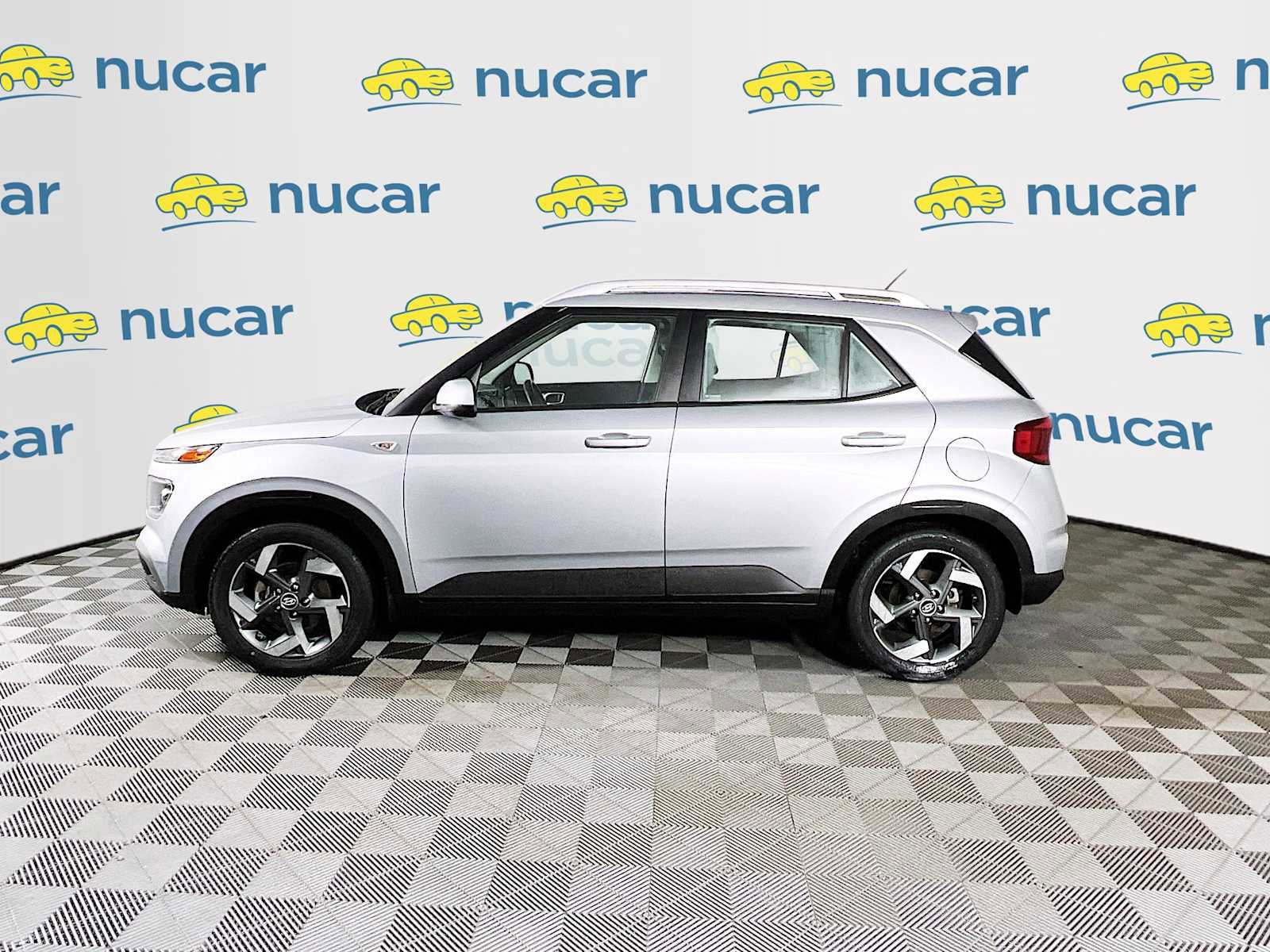 Certified 2023 Hyundai Venue SEL image 4