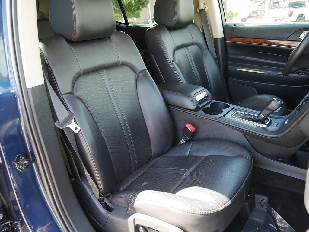Used 2017 Lincoln MKT AWD w/ Technology Package image 68