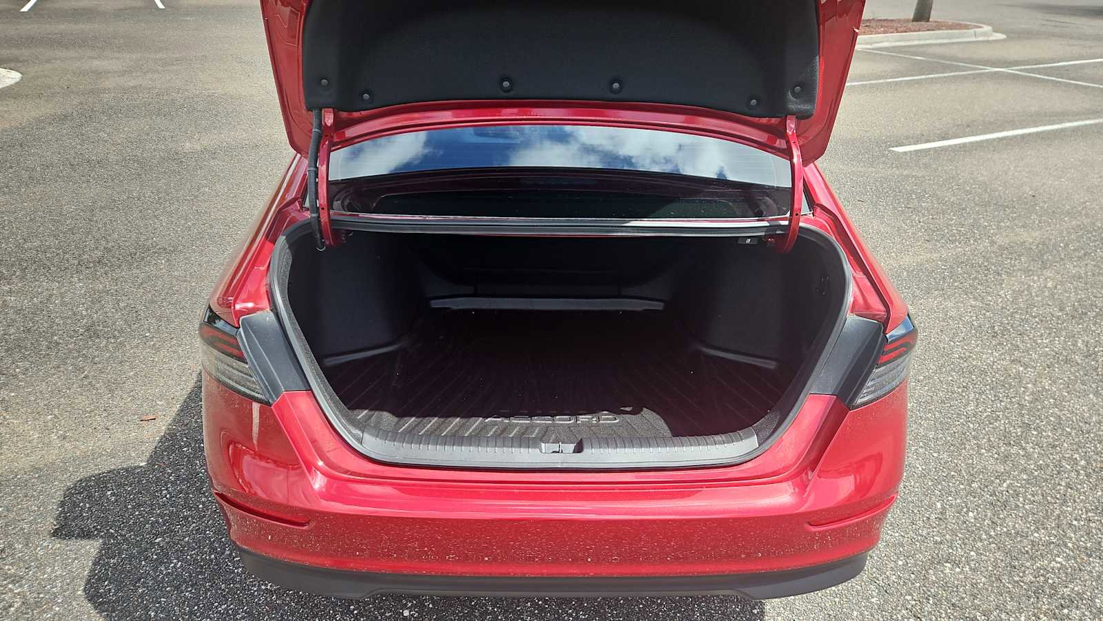 Certified 2025 Honda Accord LX image 19