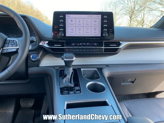 Used 2024 Toyota Sienna XSE image 23