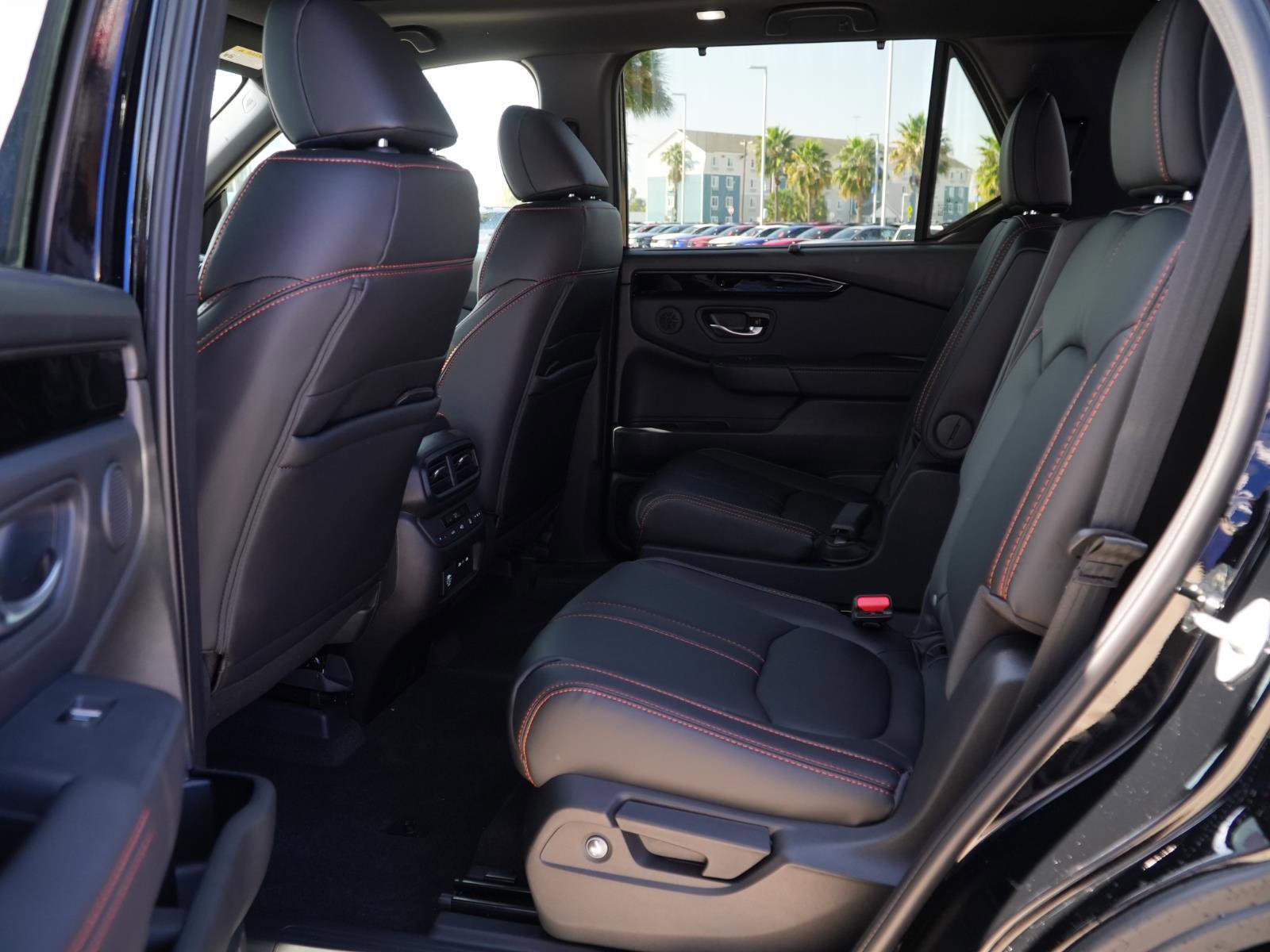 New 2025 Honda Pilot TrailSport image 19