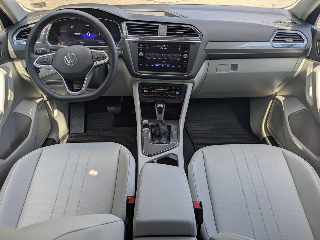 Certified 2023 Volkswagen Tiguan SE FWD image 15