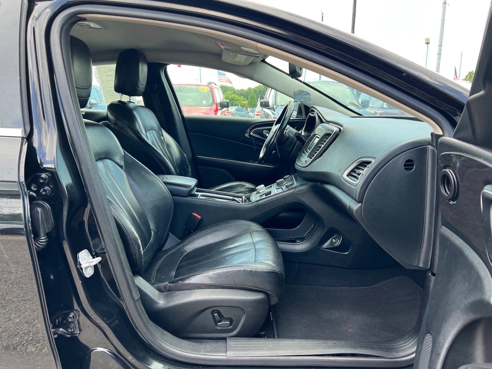 Used 2015 Chrysler 200 C FWD image 12