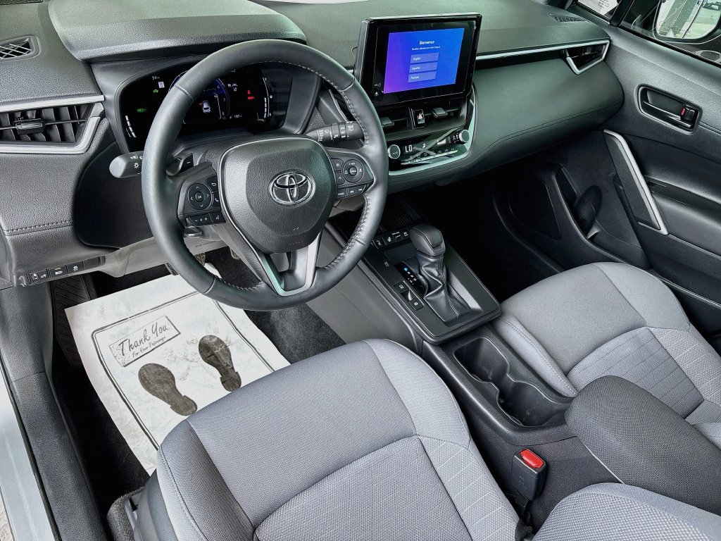 Certified 2026 Toyota Corolla Cross AWD Hybrid w/ Moonroof Package image 9