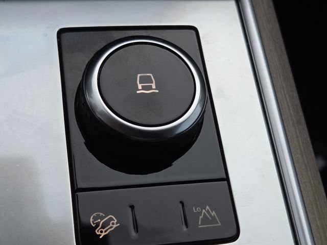 Used 2023 Land Rover Range Rover SE AWD/4WD image 12