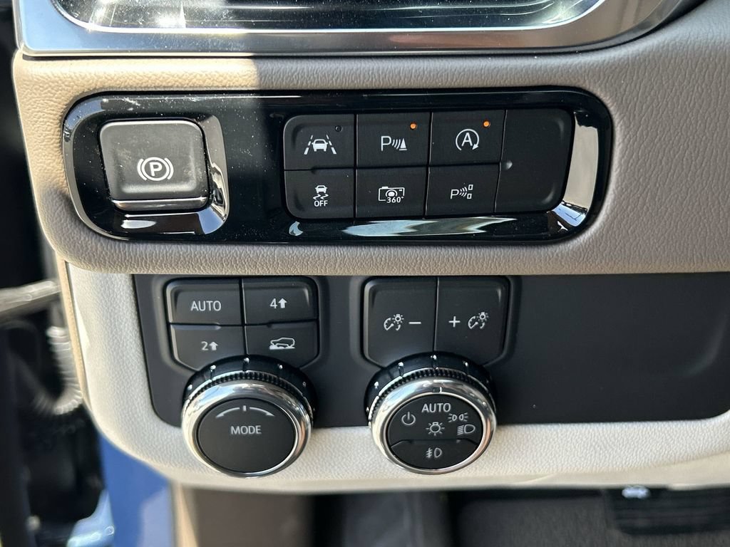New 2026 GMC Yukon Denali AWD/4WD image 18