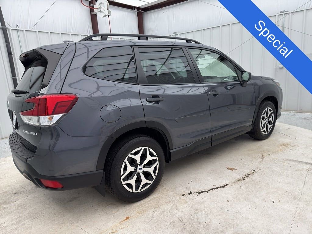 Used 2023 Subaru Forester Premium image 11