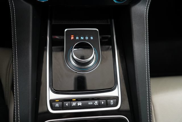 Used 2017 Jaguar F-PACE R-Sport AWD/4WD image 34
