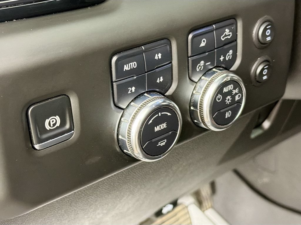 Used 2025 GMC Sierra 2500 AT4 AWD/4WD image 10