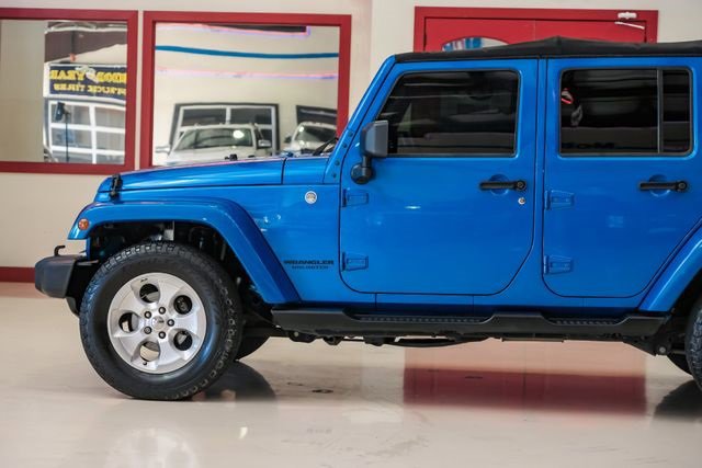 Used 2015 Jeep Wrangler Unlimited Sahara w/ Connectivity Group image 13