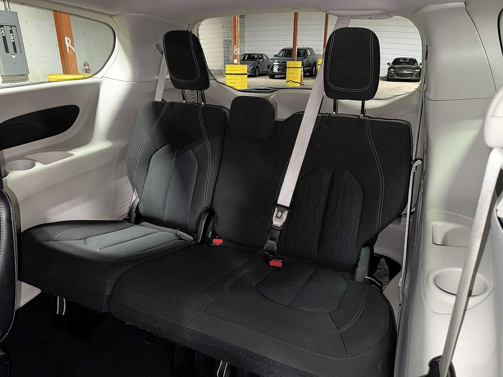 Used 2023 Chrysler Voyager LX FWD image 18