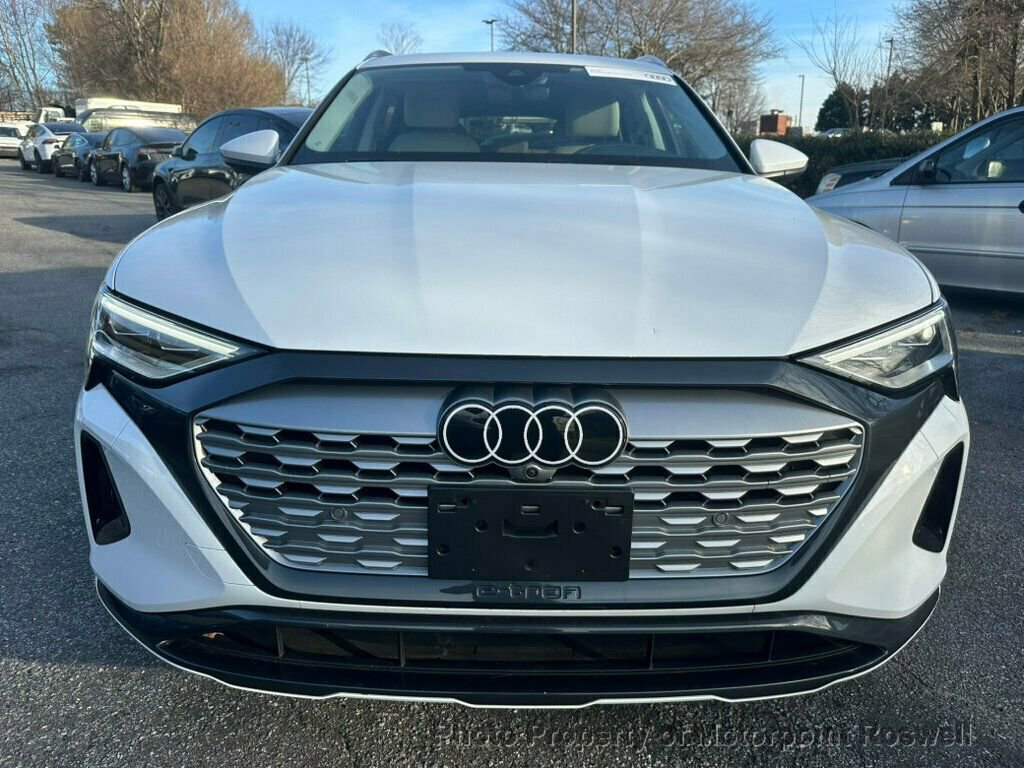 Used 2024 Audi Q8 e-tron Premium Plus AWD/4WD image 3