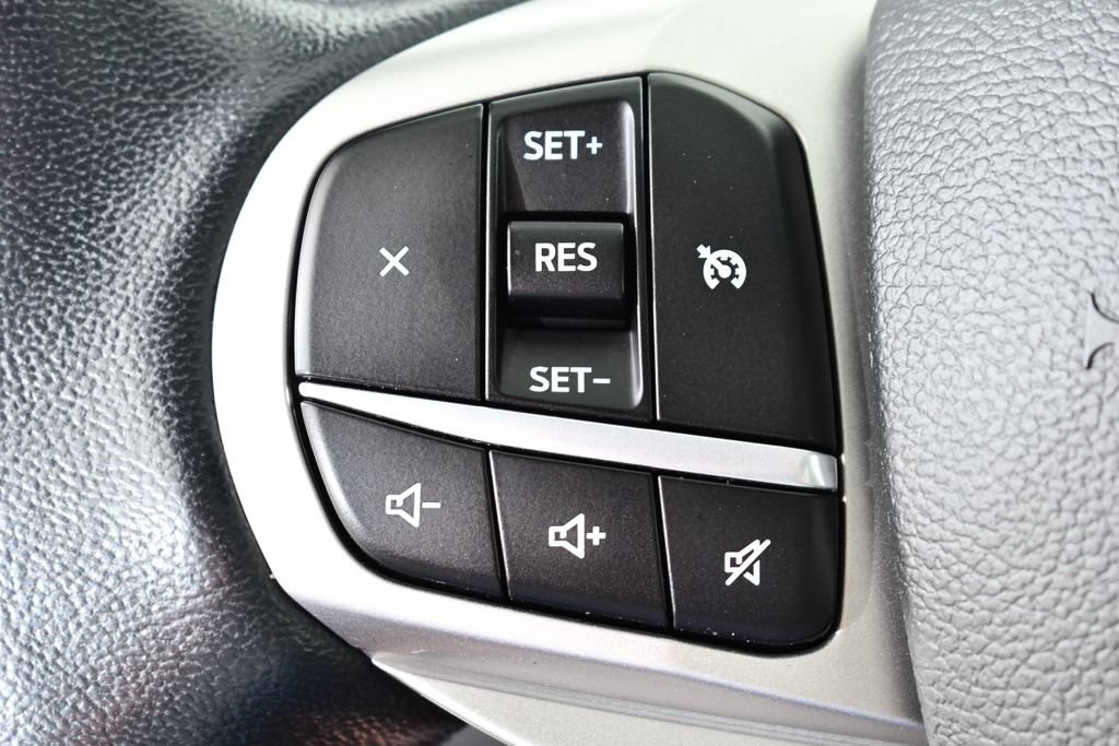 Used 2022 Ford Explorer XLT w/ Equipment Group 202A AWD/4WD image 32