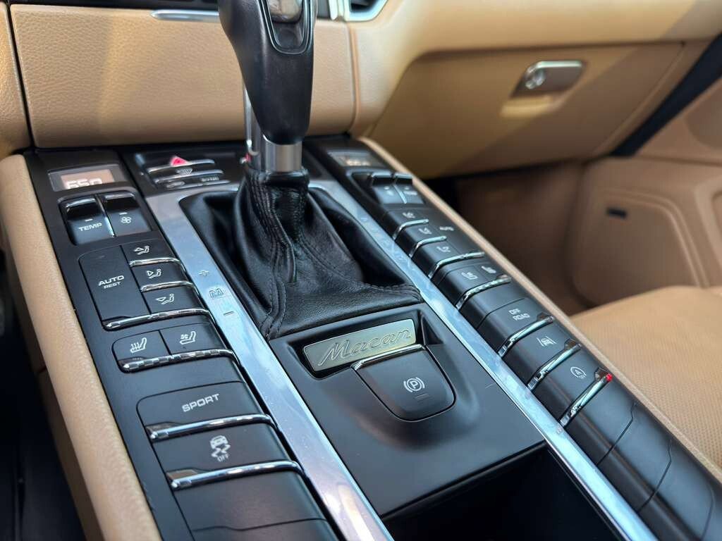 Used 2018 Porsche Macan image 15