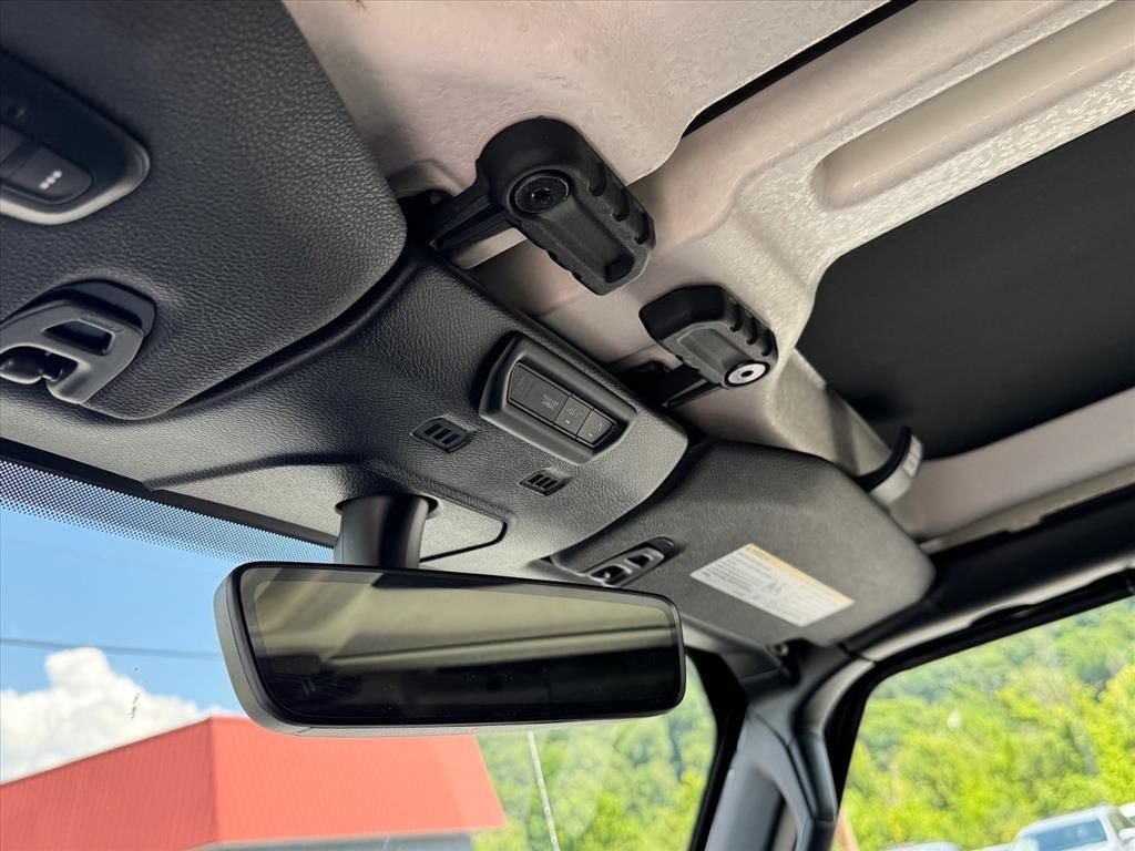 Used 2023 Jeep Wrangler Unlimited Sahara AWD/4WD image 18