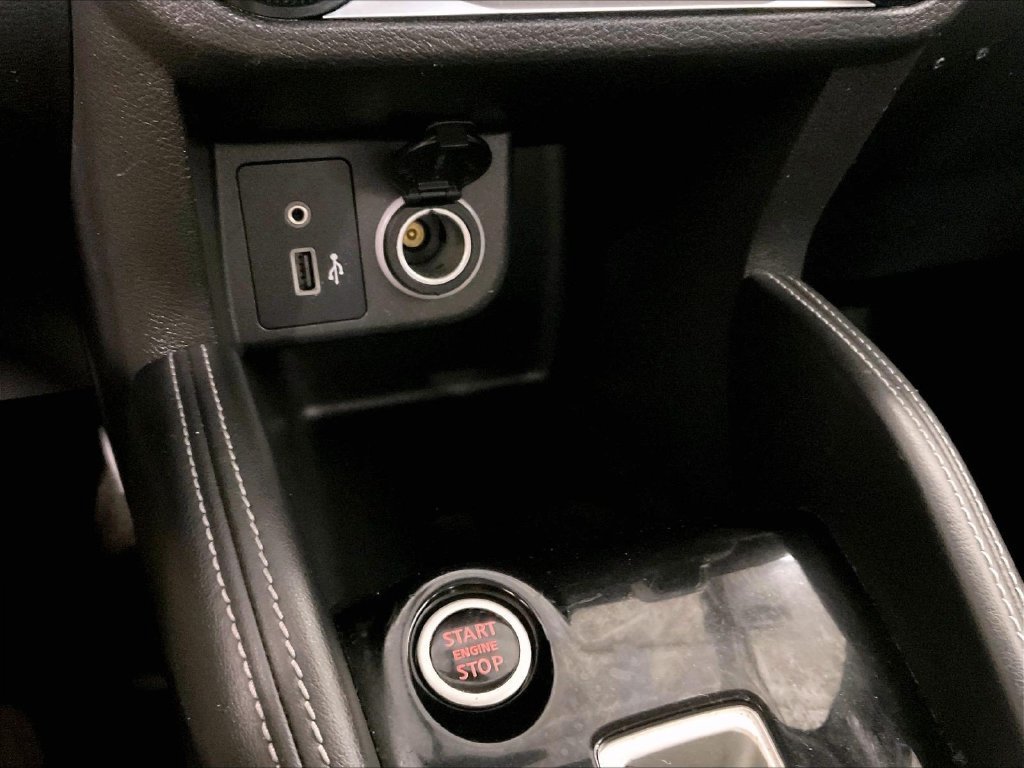 Used 2019 Nissan Kicks SR FWD image 27