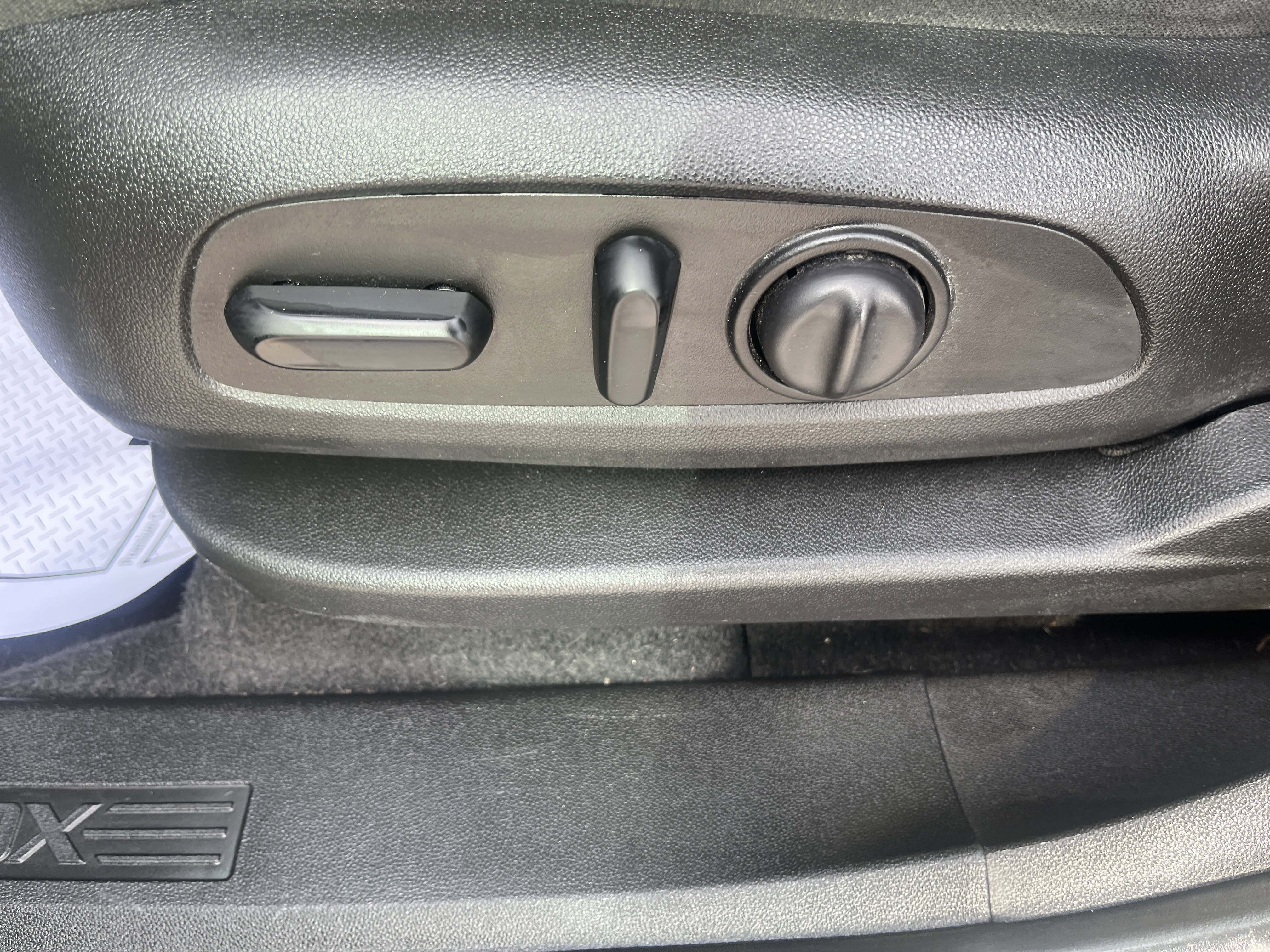 Used 2020 Chevrolet Equinox LT image 10