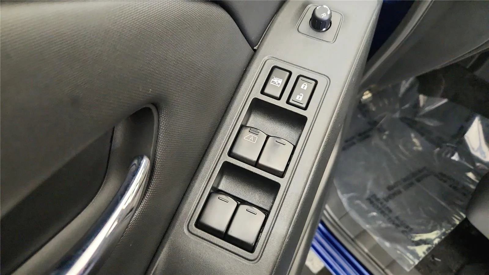 Used 2022 Nissan Frontier SV image 28