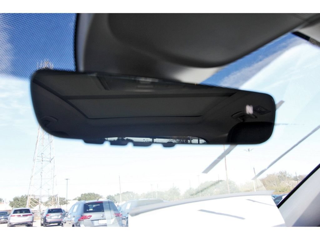 Certified 2025 Volkswagen Taos SE FWD image 24