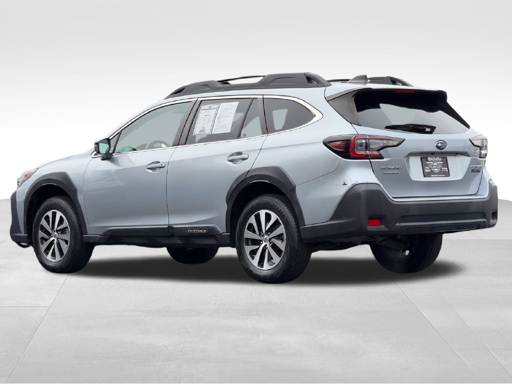 Used 2024 Subaru Outback Premium AWD/4WD image 5
