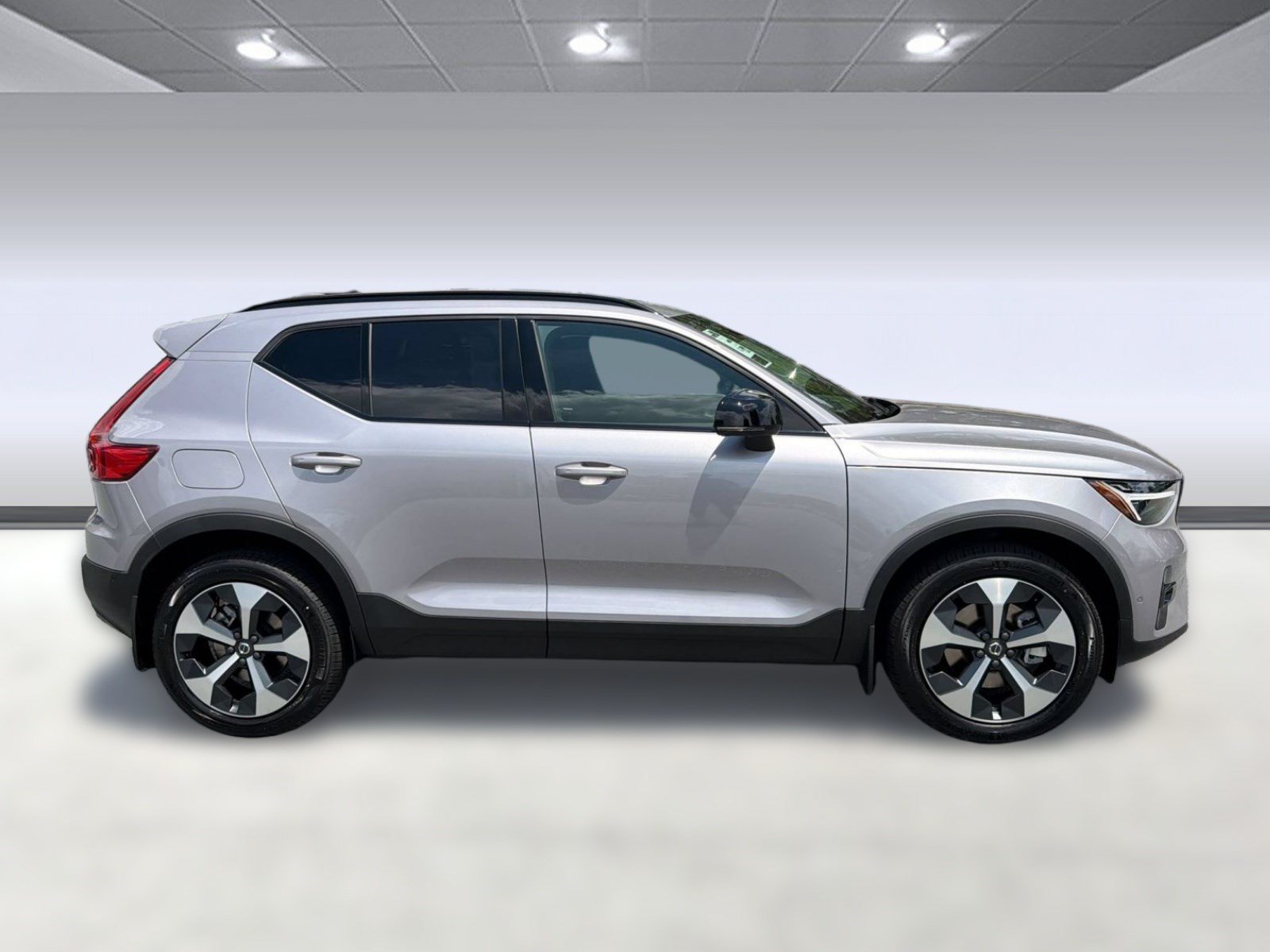 New 2026 Volvo XC40 B5 Plus w/ Climate Package AWD/4WD image 8