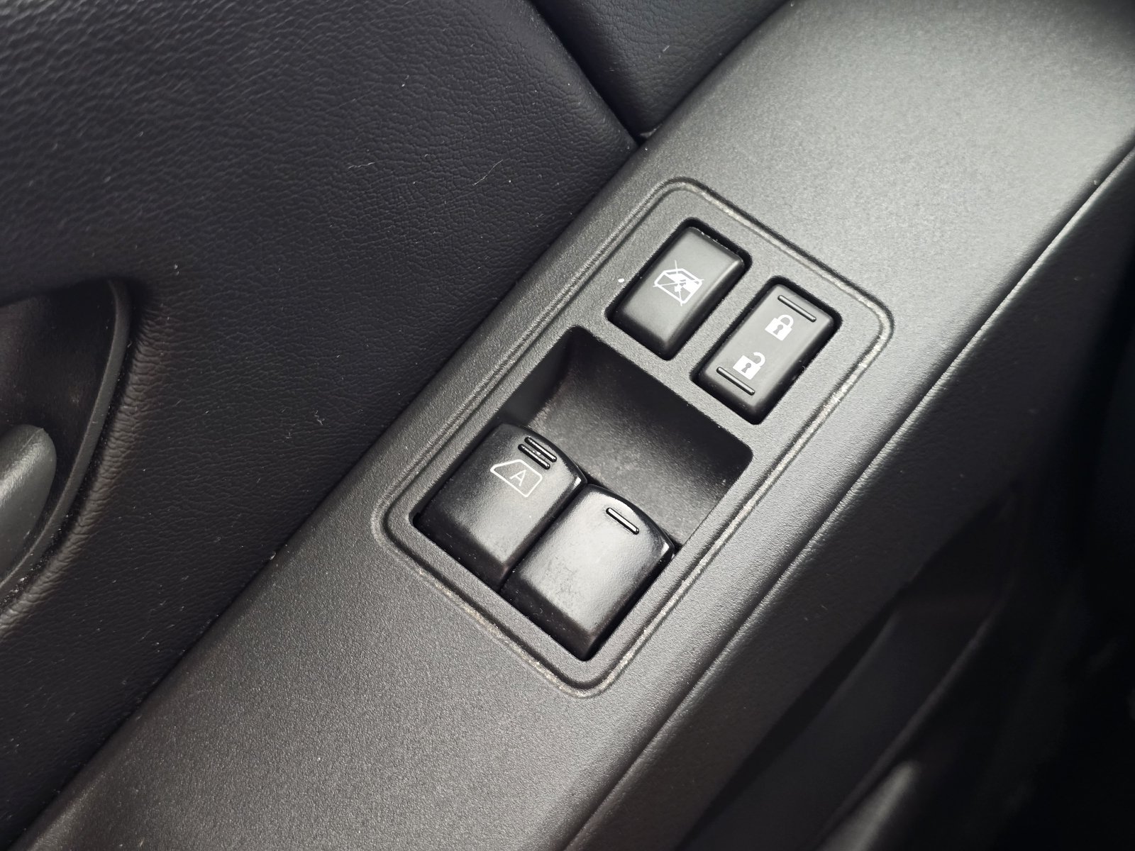 Certified 2025 Nissan Frontier S AWD/4WD image 25