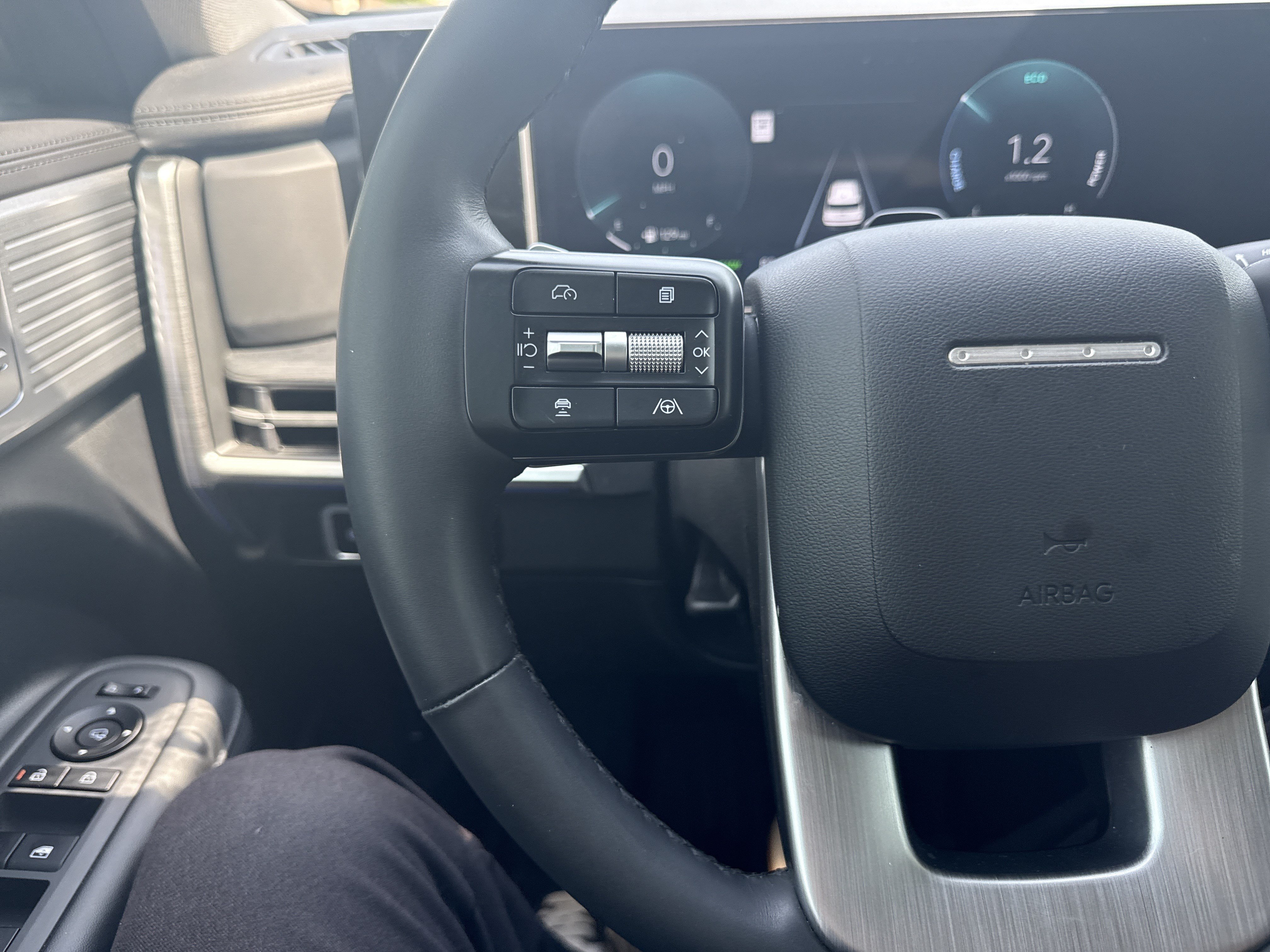 Used 2025 Hyundai Santa Fe Limited AWD/4WD image 19