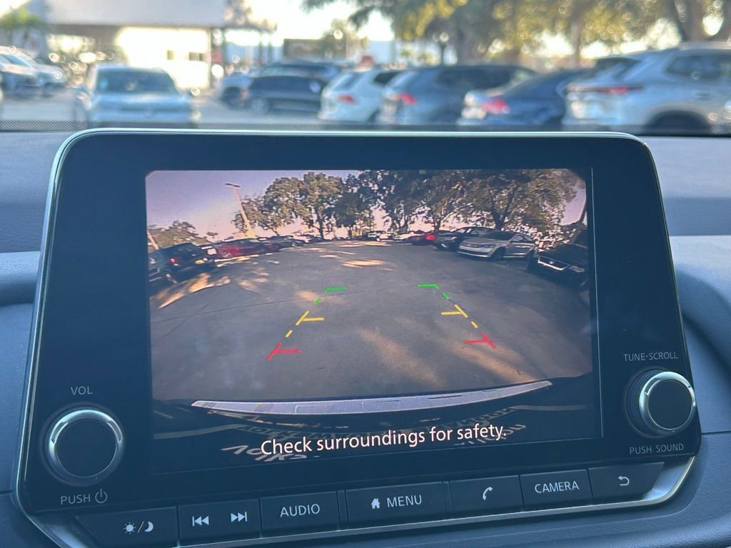 Used 2023 Nissan Rogue SV image 18