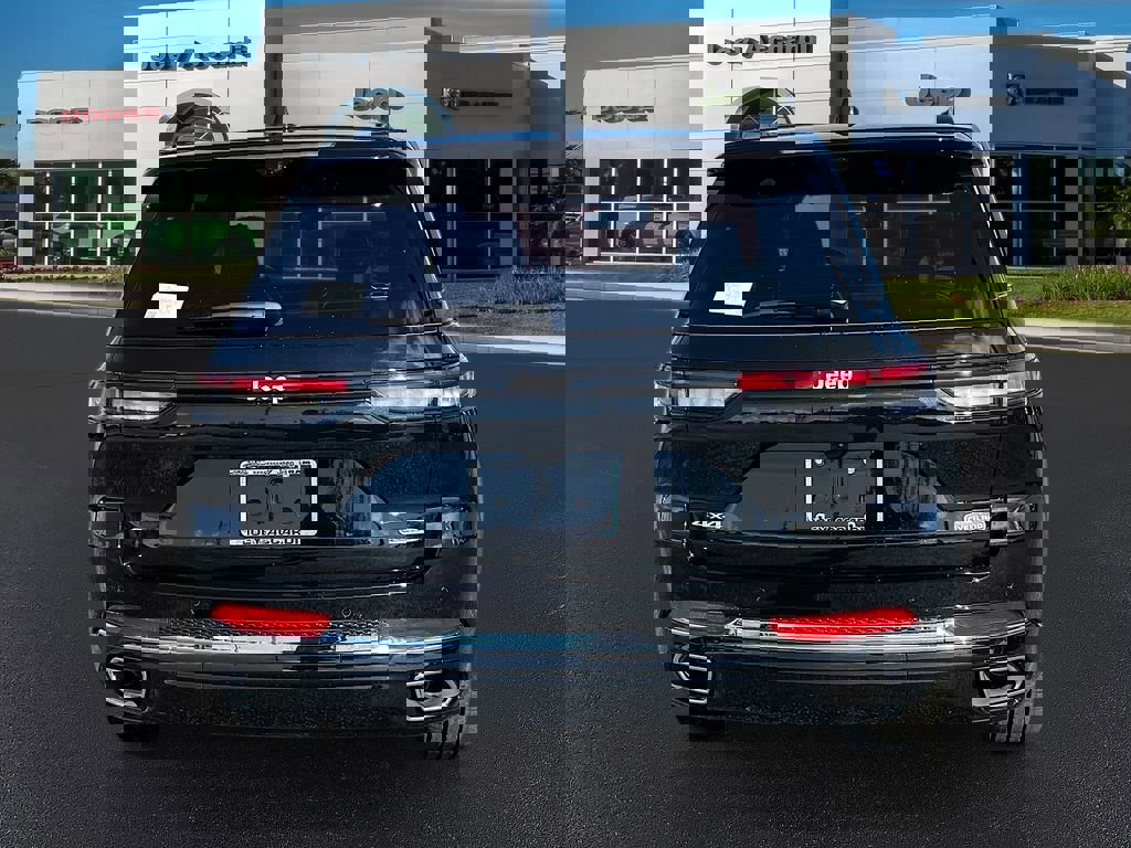 New 2025 Jeep Grand Cherokee Overland w/ Luxury Tech Group IV image 6