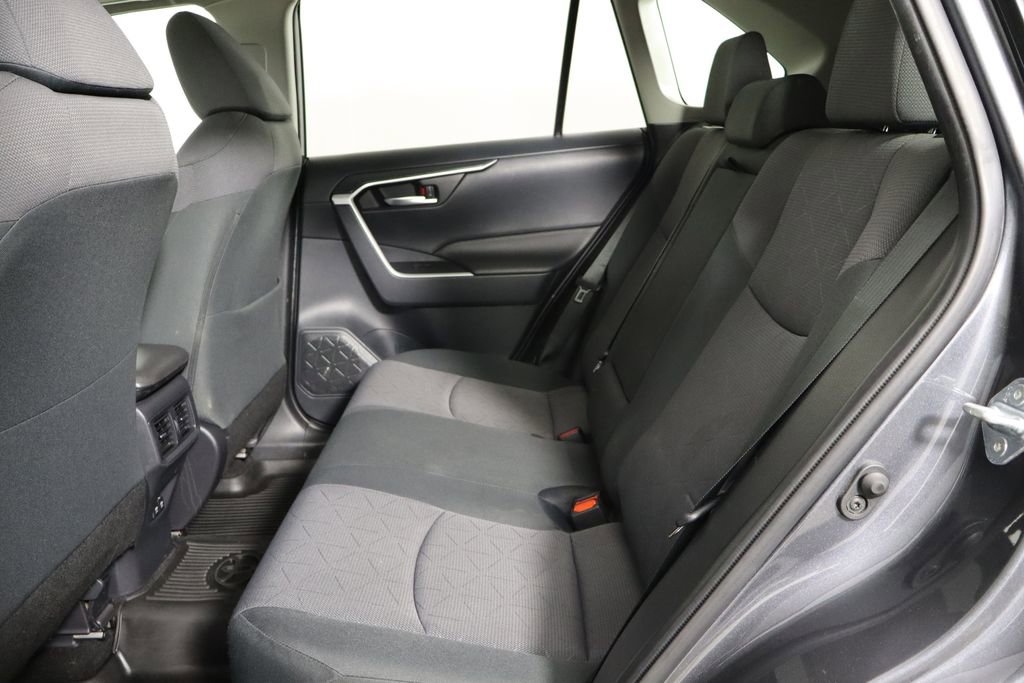 Used 2019 Toyota RAV4 XLE FWD image 15