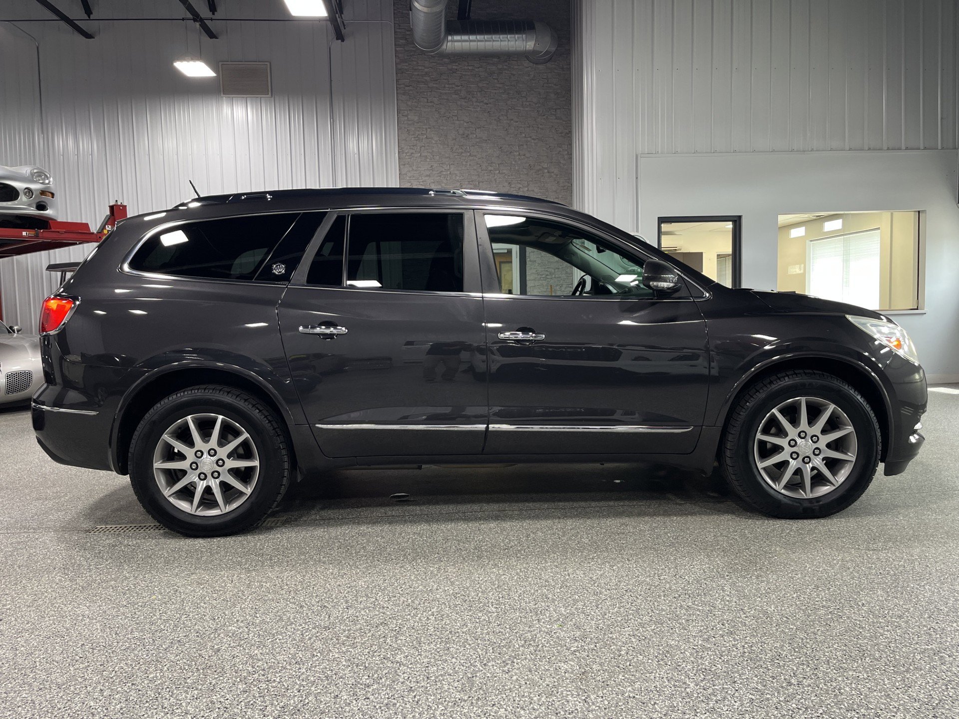 Used 2016 Buick Enclave Leather AWD/4WD image 4
