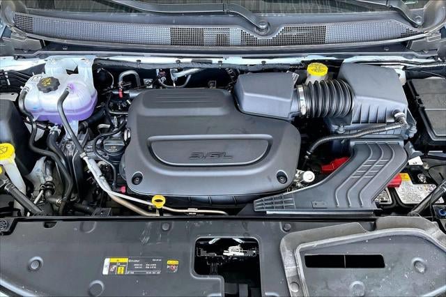 New 2027 Chrysler Pacifica Select FWD image 24