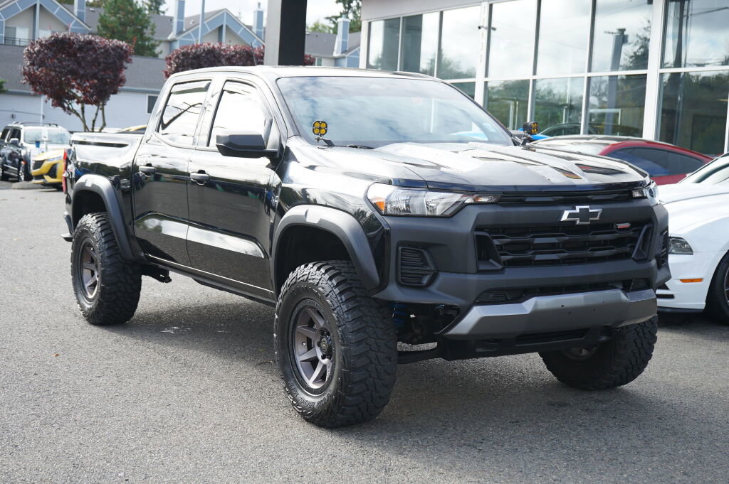 Used 2023 Chevrolet Colorado Trail Boss image 6