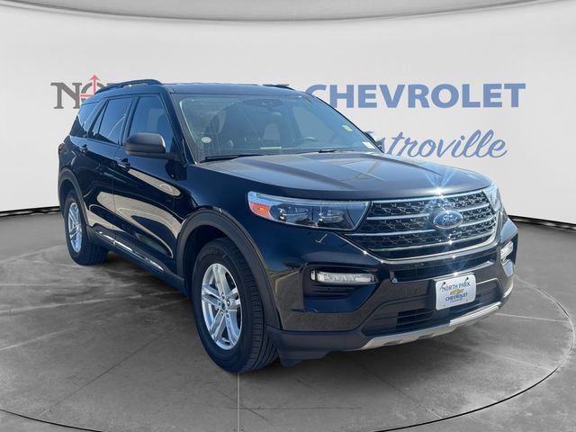 Used 2024 Ford Explorer XLT w/ Equipment Group 202A RWD image 1