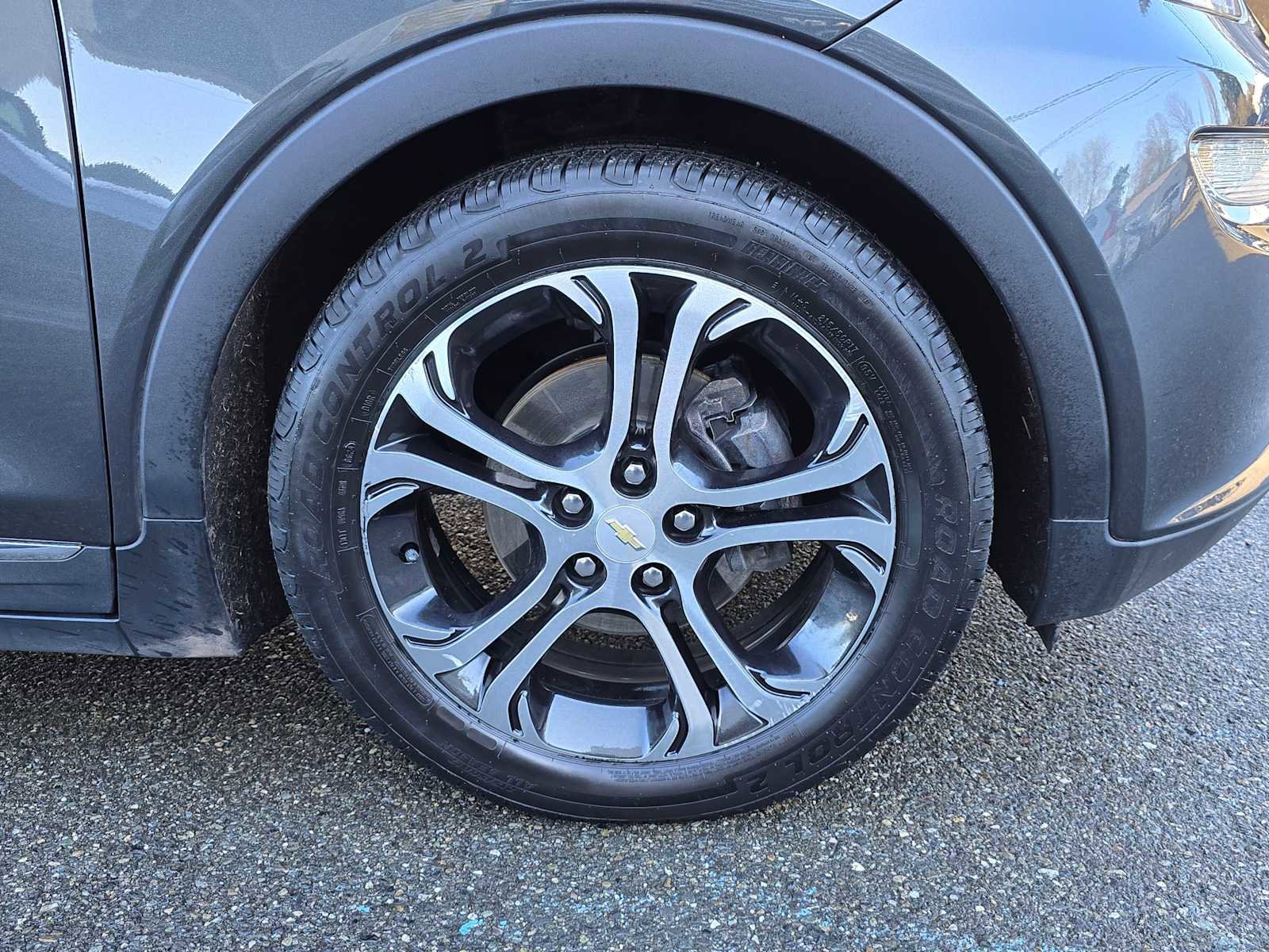 Used 2017 Chevrolet Bolt Premier w/ Driver Confidence II Package image 9