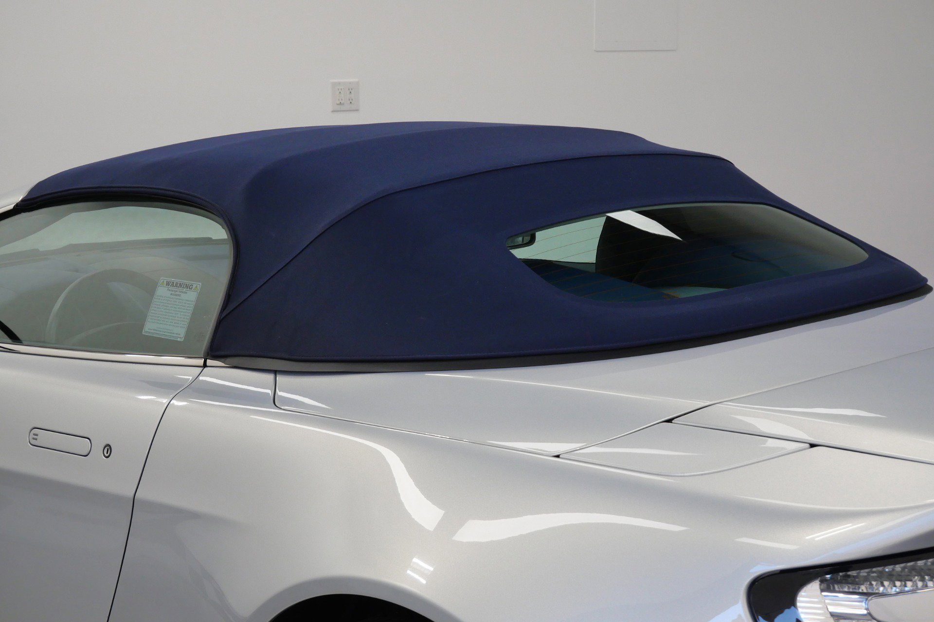 Used 2017 Aston Martin V12 Vantage S RWD image 16