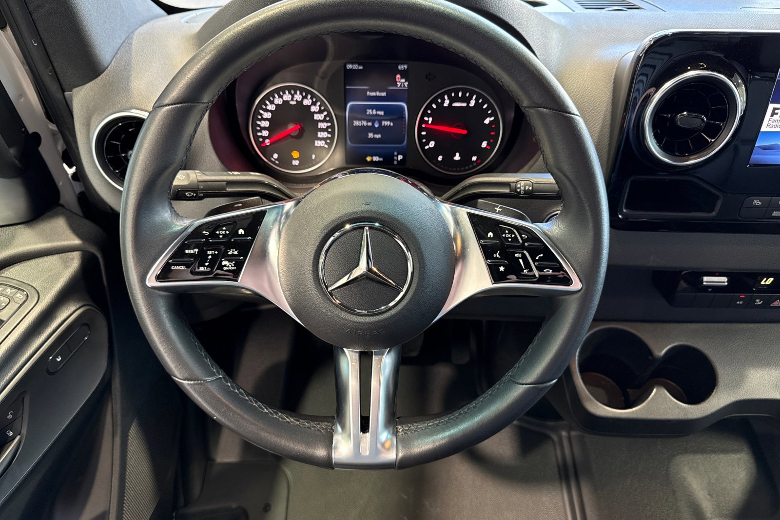 Used 2025 Mercedes-Benz Sprinter 2500 image 12