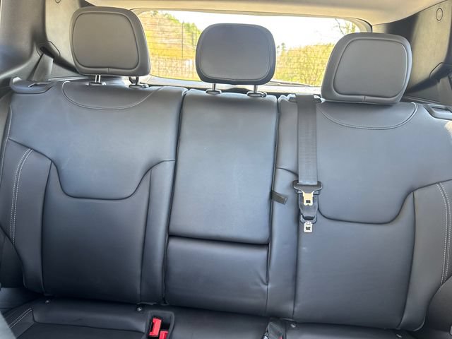 Used 2016 Jeep Renegade Limited AWD/4WD image 18