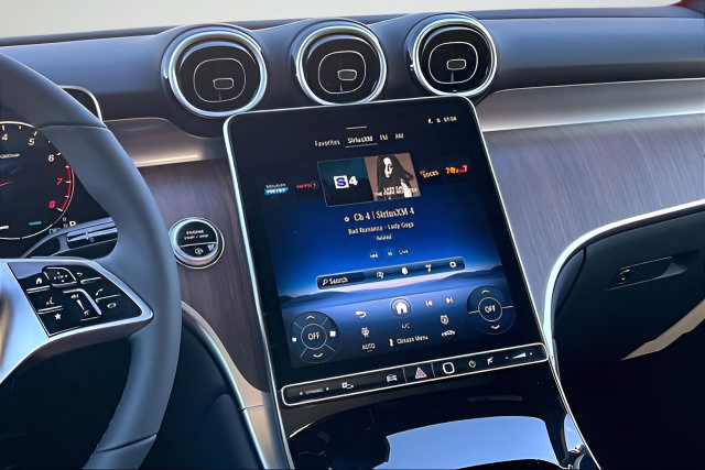 Certified 2026 Mercedes-Benz GLC 300 4MATIC image 8