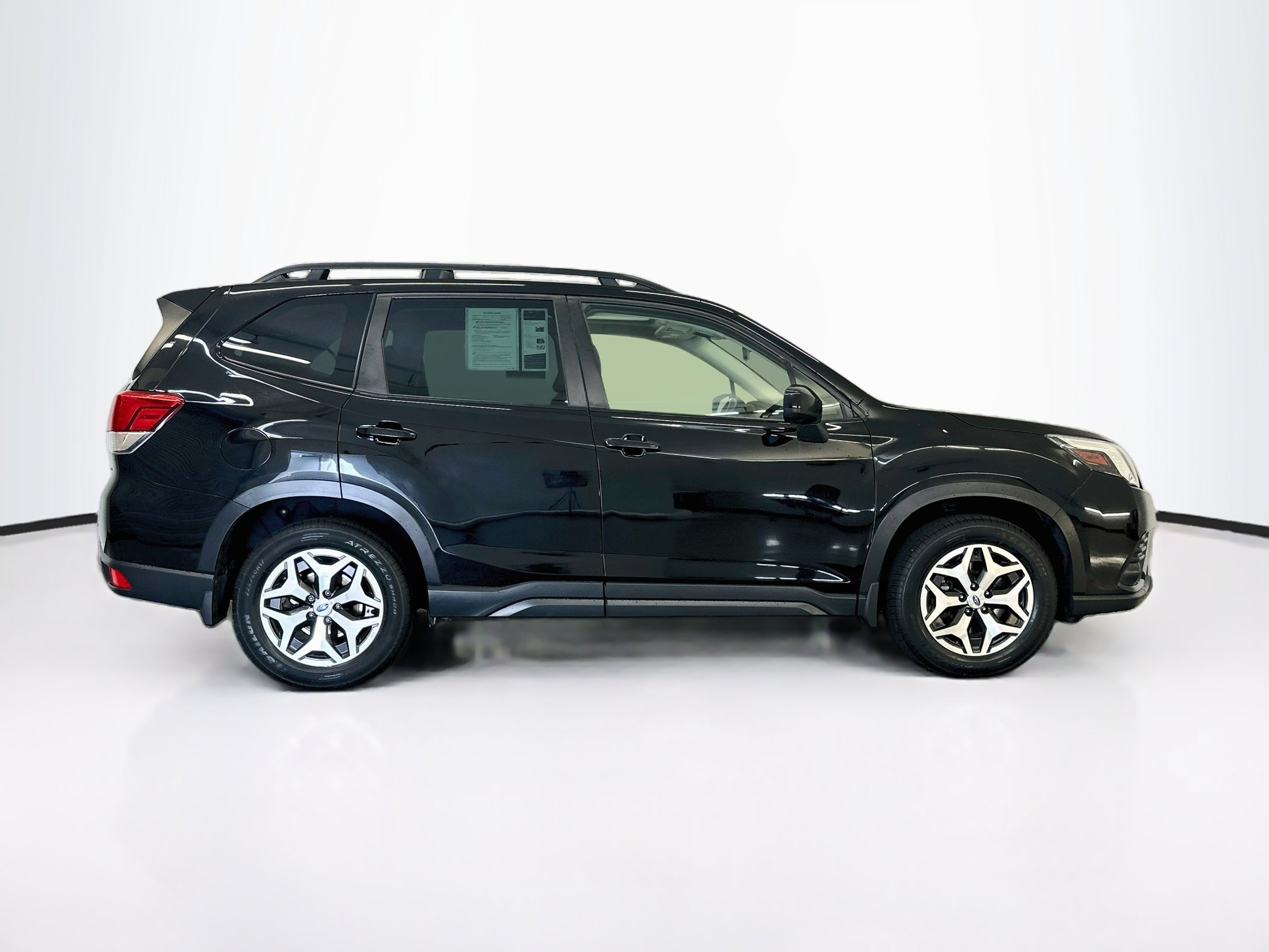 Used 2023 Subaru Forester Premium AWD/4WD image 10