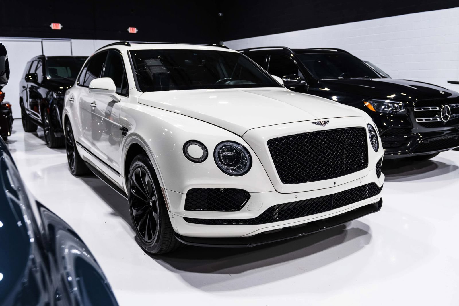 Used 2019 Bentley Bentayga AWD/4WD image 2