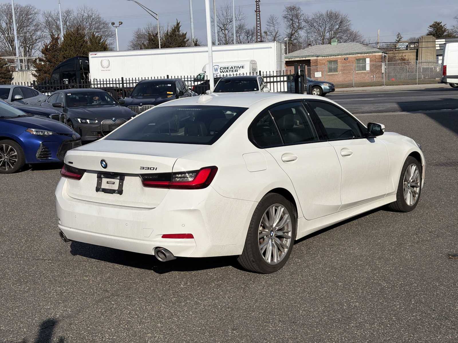 Certified 2023 BMW 330i xDrive Sedan w/ Driving Assistance Package image 6